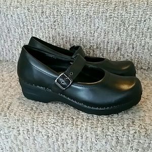 WMN's Sz 7.5 LL Bean Black Leather Clogs Mary Jane